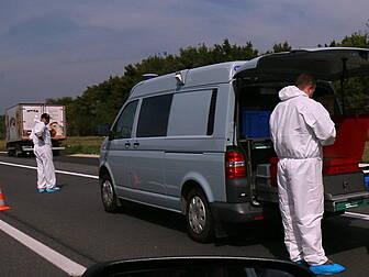 71 refugees suffocated in truc...